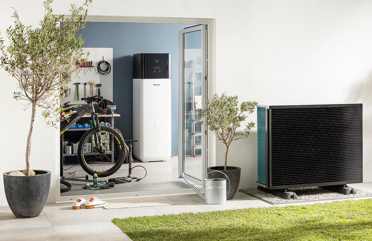 DAIKIN Altherma 3HHT ECH2O 500 HC Inneneineheit mit integr. 500 L Speicher